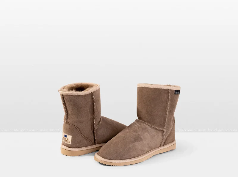 SALE | International Classic Short Boot AU Mens 3 / AU Ladies 4 | Latte