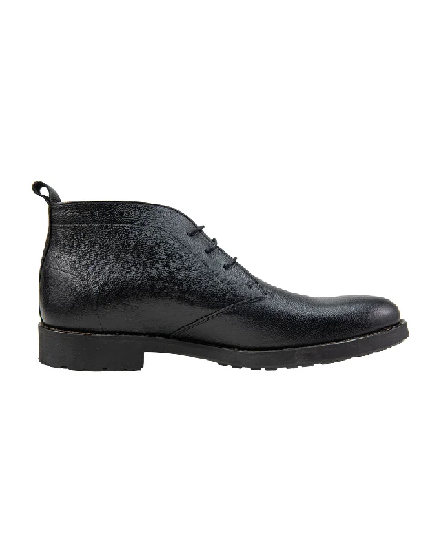 Black Scotch Grain Leather Chukka Boots