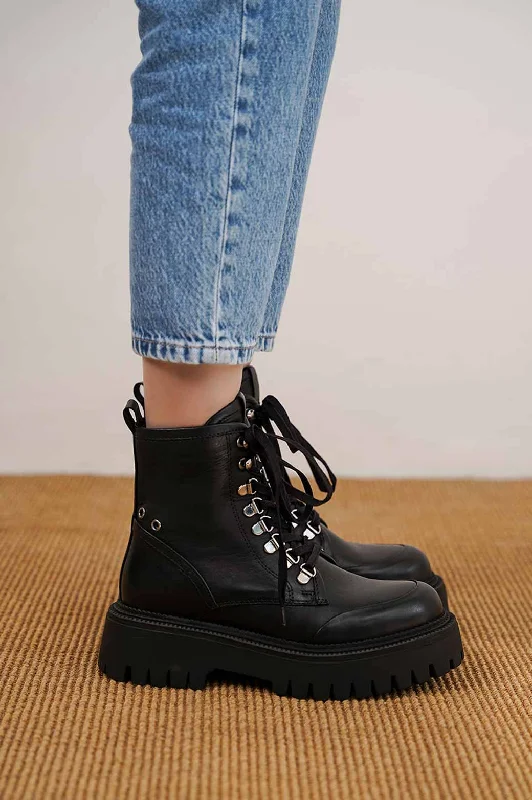 LEATHER TRACK SOLE COMBAT BOOTS