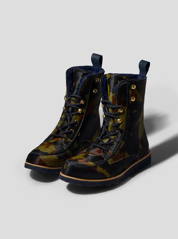 Mountain boots in Camouflage printed leather