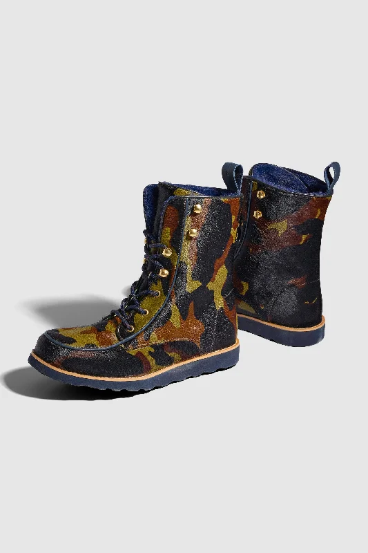 Mountain boots in Camouflage printed leather