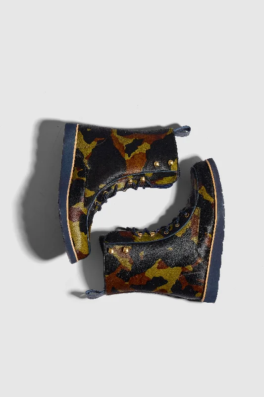 Mountain boots in Camouflage printed leather