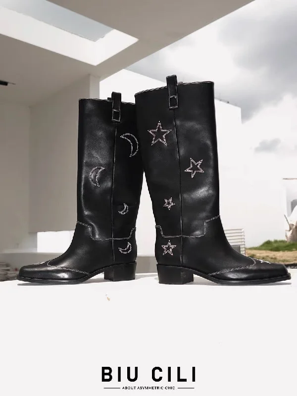 ""Star & Moon"" Asymmetric Leather Boots